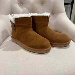 Koolaburra by Ugg Women's Brown Shearling Ankle Boots with Side Zip, Size 8